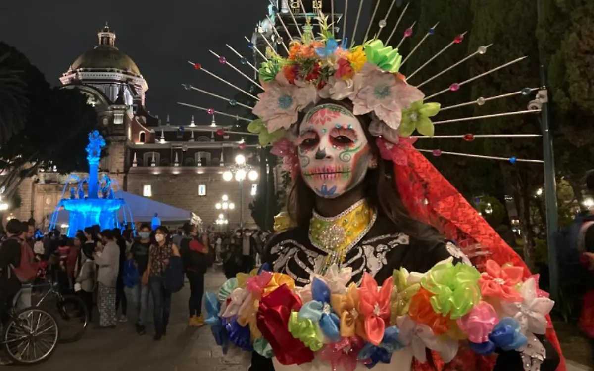 Recorrido de Catrinas 2 una actividad para toda la familia en la temporada de Día de Muertos